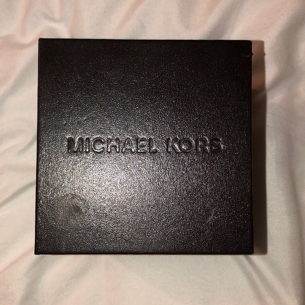 Michael Kors Watch - Picture 4 of 5